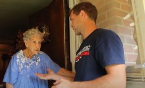 Neighbor, Report, Widow, Messy Home, Home, Mess, story, amazing, help,