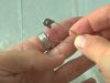 Remove A Ring, Finger, Stuck Ring, Remove, trick, amazing, Smart, astuce, hacks,