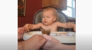 Little Girl, daddy, pray, cute, cuteness overload, baby, heartwarming, adorable, meal, night,