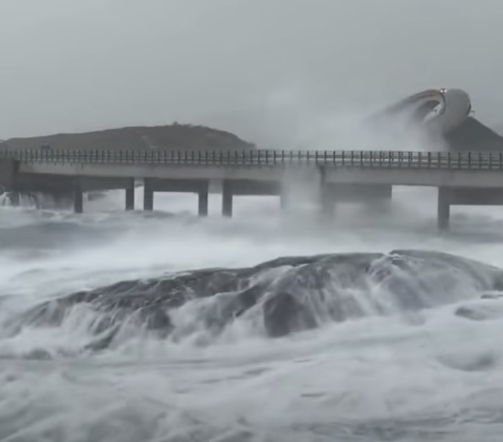 Drive, dangerous, roadway, bridge, Norway, Ocean,