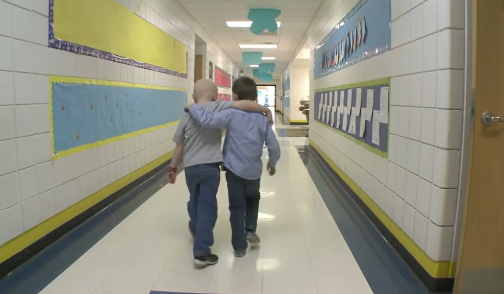 Support his Friend, First Grader Shaves his Hair, kids makes an example, best school story in USA