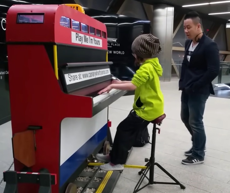 Piano in Station, Asta Dora Finnsdottir, Play me I'm yours, piano performance, The Turkish March, Mozart's symphony, Piano in London, London metro, talented kids, Iceland talent