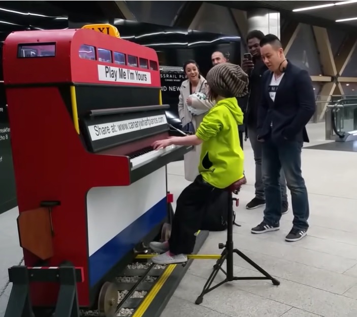 Piano in Station, Asta Dora Finnsdottir, Play me I'm yours, piano performance, The Turkish March, Mozart's symphony, Piano in London, London metro, talented kids, Iceland talent