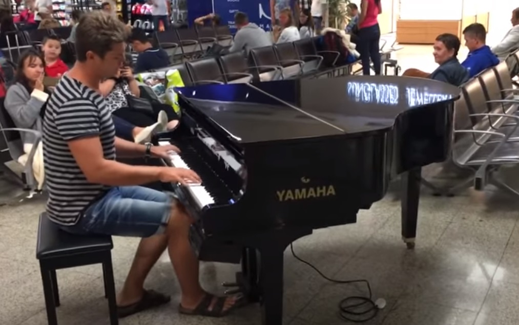 viral,video,piano,song,airport,malta,public piano,best piano playing,piano skills,piano talent