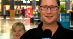 Girl with Down syndrome live TV, Viral video girl with Down syndrome, Heartwarming live TV interruption, Down syndrome girl TV debut, Inclusive moments on live TV, Spontaneous TV moment goes viral, Reporter and girl with Down syndrome, Adorable TV interruption, Joyful Down syndrome girl viral, Live broadcast unexpected moments