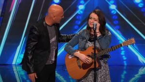 song,viral,video,girl,anxiety disorder,amazing,mind blowing,judges,audience,performance