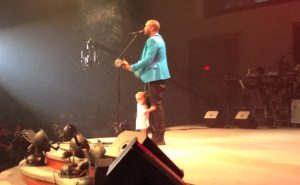 dancing, dancing baby, jimmy kimmel, kittens, cute kitten, little boy dancing, 17 month old dancing, new years eve, cuteness, funny video, funny kid video,viral video,awesome,beautiful moments