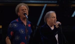 "Simon, and, Garfunkel, Bridge, Over, Troubled, Water, Madison, Square, Garden, New, York, 2009, 25th, ANNIVERSARY, ROCK, AND, ROLL, HALL, OF, FAME, CONCERT,viral video,best moements,viral song,best song,music,performance,great performance,perform,talent