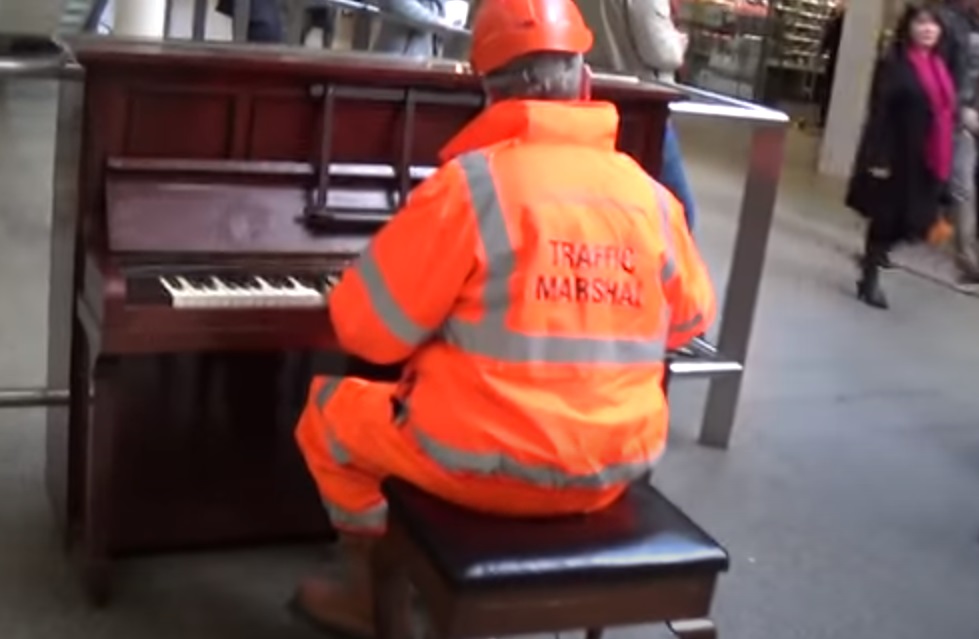 boogie woogie, st pancras station, play me piano, street piano, play me i'm yours, st pancras, jools holland, blues, piano blues, rockabilly, rock and roll,