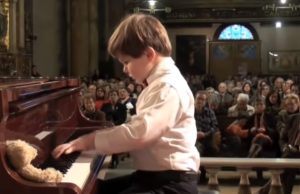 professional Pianist, magnificent, Pianist, kid, amazing, amazing kid, bethoven, note, piano, hard piece, piece of art, courage, difficult music,