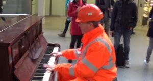 boogie woogie, st pancras station, play me piano, street piano, play me i'm yours, st pancras, jools holland, blues, piano blues, rockabilly, rock and roll,