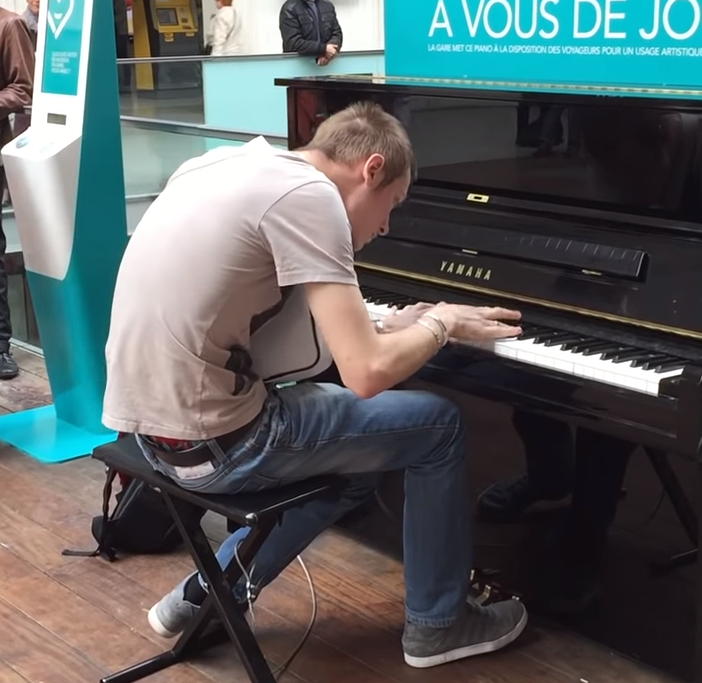 Piano, amazing skill, incredible talent, virtuoso, unbelievable talent, classically trained, SNCF, Paris, Paris, France,public piano,impressive playing,public music,piano talent,amazing playing,impressive piano playing,carl le pianiste,french pianiste