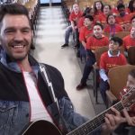 Andy Grammar Went on PS22 Chorus to perform his hit song