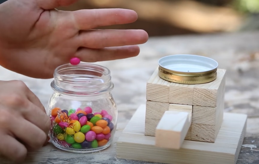 Toturial, DIY, Project, Candy Dispenser, sweet, kids, creative,