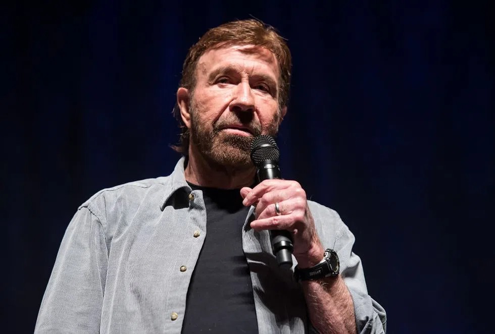 celebrity critical condition, celebrity news, Pictures with fans, Pictures with family, Chuck Norris's wife