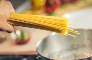 boiling pasta, how to boil pasta, cooking pasta, pasta tips, al dente pasta, cooking spaghetti, cooking rigatoni, kitchen tips for pasta, pasta cooking guide, preparing pasta