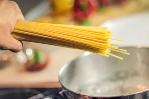 boiling pasta, how to boil pasta, cooking pasta, pasta tips, al dente pasta, cooking spaghetti, cooking rigatoni, kitchen tips for pasta, pasta cooking guide, preparing pasta