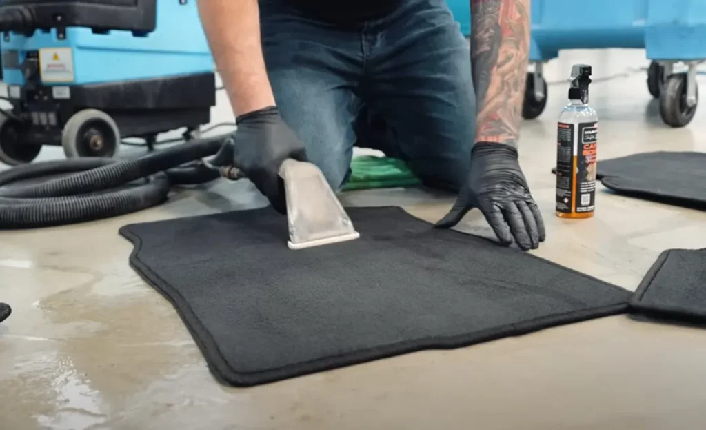 7 Simple Steps to Keep Your Car Clean: Checklist! car clean, Car cleaning tips, Weekly car maintenance, Declutter car interior, Vacuum car seats, Clean car mats, Organize car trunk, Wipe dashboard, Streak-free windows, Touch-free car wash, Pleasant car scent