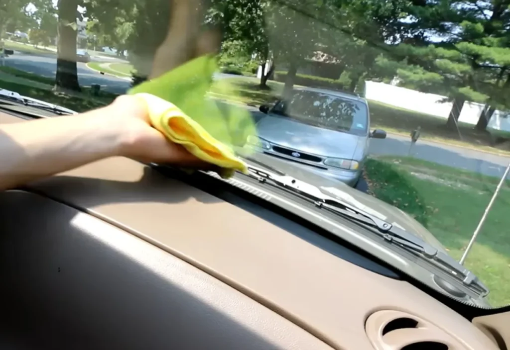 7 Simple Steps to Keep Your Car Clean: Checklist! car clean, Car cleaning tips, Weekly car maintenance, Declutter car interior, Vacuum car seats, Clean car mats, Organize car trunk, Wipe dashboard, Streak-free windows, Touch-free car wash, Pleasant car scent