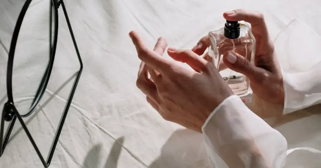 summer fragrance, designer perfume, women's fragrance, best perfumes, perfume review, scent, fragrance guide, summer scents, floral fragrance, citrus fragrance