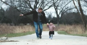 Positive Parenting Checklist, Dad and daughter enjoying a walk