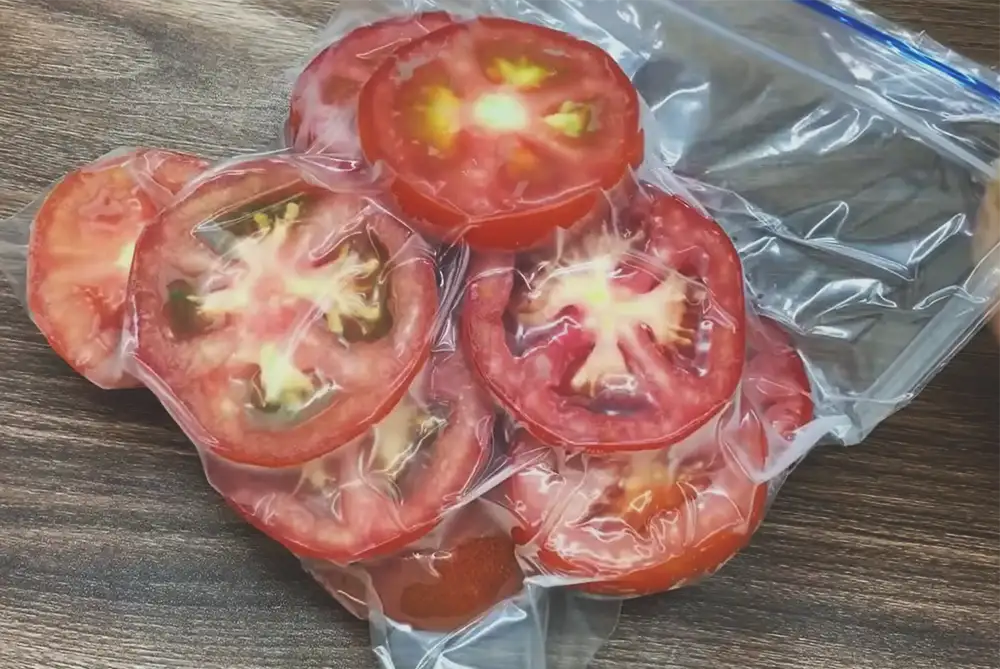 use Ziploc Bags, keep tomatoes fresh longer, tomatoes storage